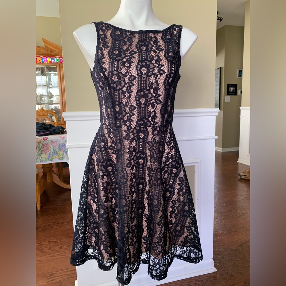 NWT Lace Sleeveless Party dress size Junior M